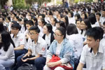 Lúc nãy cũng chưa giới thiệu tôi là...Huyện ủy viên