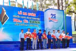 Áo đỏ tình nguyện giúp sức “Mùa hè xanh”