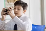 Ở Mỹ, học sinh vi phạm kỷ luật sử dụng điện thoại, mạng xã hội bị xử lý thế nào?