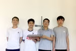 Học sinh lớp 11 chế tạo giá hỗ trợ chấm thi trắc nghiệm chỉ với 100.000 đồng