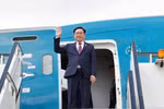 Chủ tịch Quốc hội đến London, bắt đầu thăm chính thức Vương quốc Anh
