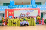 Món quà yêu thương của thầy cô sẻ chia khó khăn với học trò mùa giãn cách