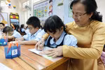 Thầy cô đang vào mùa khai biểu mẫu, giấy tờ đánh giá, phân loại cán bộ