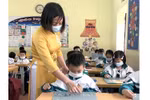 Giáo viên liên tục bồi dưỡng chuyên môn, công việc bù đầu