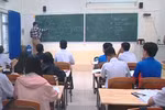 Mất hàng trăm triệu đồng chạy biên chế để được dạy thêm học sinh chính khóa?