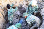 Phát hiện đầu đạn nổ nghi là đầu tên lửa giữa cánh đồng