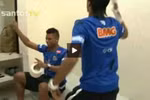 Neymar 'bắt chước' nhảy điệu Gangnam Style