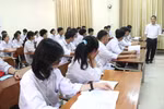 Nở rộ kỳ thi riêng khiến thí sinh vừa áp lực ôn tập vừa phát sinh nhiều chi phí