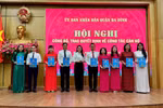 Quận Ba Đình trao quyết định cho 17 thầy cô làm HT, hiệu phó trường công lập