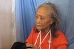 Mẹ già bị con đánh thập tử nhất sinh vì để sổng 3 con chim chào mào