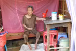 Cụ bà liệt nửa người vẫn bị lão đồi bại 80 tuổi giở trò