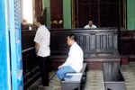 “Đốt” 44 tỷ vào cá độ, kế toán trưởng lãnh án tử