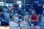 Hãi hùng lòng lợn, tiết canh trộn phân