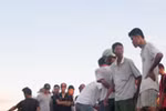 Buộc vào nhau, 2 mẹ con nhảy sông tự vẫn