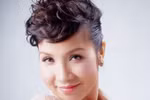 Hai diva Hồng Nhung, Mỹ Linh 'tranh tài' tại giải Cống hiến