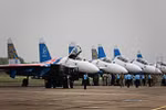 Video: Xem Su-27 Hiệp sĩ Nga phô diễn khả năng tại LIMA 2013