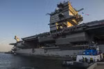 Tàu sân bay USS Enterprise (CVN 65) di chuyển đến nơi tháo dỡ