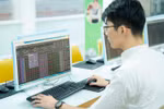 Vì chưa có quy định nên mỗi trường hiểu "tiến sĩ phù hợp" chủ trì ngành một kiểu