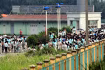 Hàng nghìn công nhân Canon đình công đòi tăng lương, giảm giờ làm