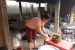 Chợ quê thu phí trên trời: Niềm vui cõng thêm gánh nặng