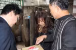 Thịt lợn đổi màu đỏ bất thường sau khi đã được luộc chín