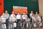 Tập đoàn TH trao 100 xe đạp cho học sinh nghèo vượt khó Nghệ An