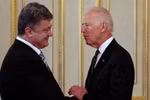 Poroshenko thảo luận về tình hình ở Donbass với Biden