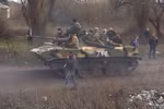 Video: Lực lượng, vũ khí Ukraine tiến sát tới các vùng đòi ly khai