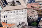 Reuters: Các cựu giám đốc ngân hàng Vatican bị đóng băng tài khoản