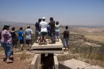 Khách du lịch Israel đổ xô tới biên giới quan sát xung đột tại Syria