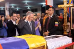 Ảnh: Các nhà lãnh đạo của hơn 55 quốc gia viếng ông Chavez
