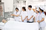 Điều dưỡng: Nghề của trái tim và lòng kiên trì