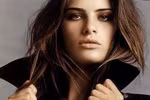 Siêu mẫu Isabeli Fontana ngồi ghế giám khảo Hoa hậu Hoàn vũ