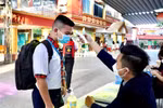 680.000 học sinh lớp 7,8,10 và 11 của Thành phố Hồ Chí Minh đến trường học