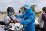 Hai chị em ruột cùng tình nguyện chống dịch Covid-19