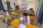 Thí sinh gãy 2 tay sẽ được cán bộ hỗ trợ viết bài thi tốt nghiệp THPT