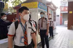 Ngày đầu tiên đi học trực tiếp ở TP.HCM: có trên 90% học sinh lớp 9,12 đến lớp