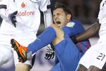 Cận cảnh chấn thương gãy xương chày kinh hãi của David Villa