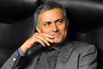 Mourinho: Gã Don Kijote một mình chống lại... tất cả