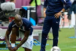 Đêm nay, Balotelli có biết cách... buộc dây giày?