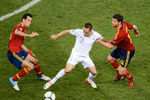 Tóm lược trận Tây Ban Nha 2 - 0 Pháp bằng thơ của Tú Anh