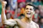 Cơ bắp cuồn cuộn của Ronaldo