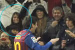 Messi hẹn hò bạn gái ngay trong trận ‘siêu kinh điển’