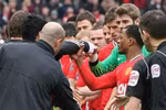 Sir Alex: "Suarez là một nỗi ô nhục của Liverpool"