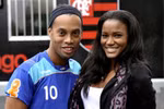 Tân Hoa hậu hoàn vũ nóng bỏng bên Ronaldinho