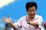 Bị ép 'bán con', bầu Hiển tuyên bố bỏ bóng đá