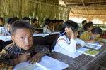 Chuyện chưa kể về một bản Mông nghèo hiếu học