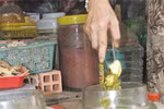 Coi chừng ngộ độc với món dưa muối!