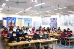 Một lớp giáo viên vừa phải dạy trực tiếp lẫn trực tuyến là bất khả thi