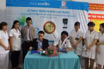 Bệnh nhân Bệnh viện E, Hà Nội đón nhận 4,7 triệu lít nước tinh khiết